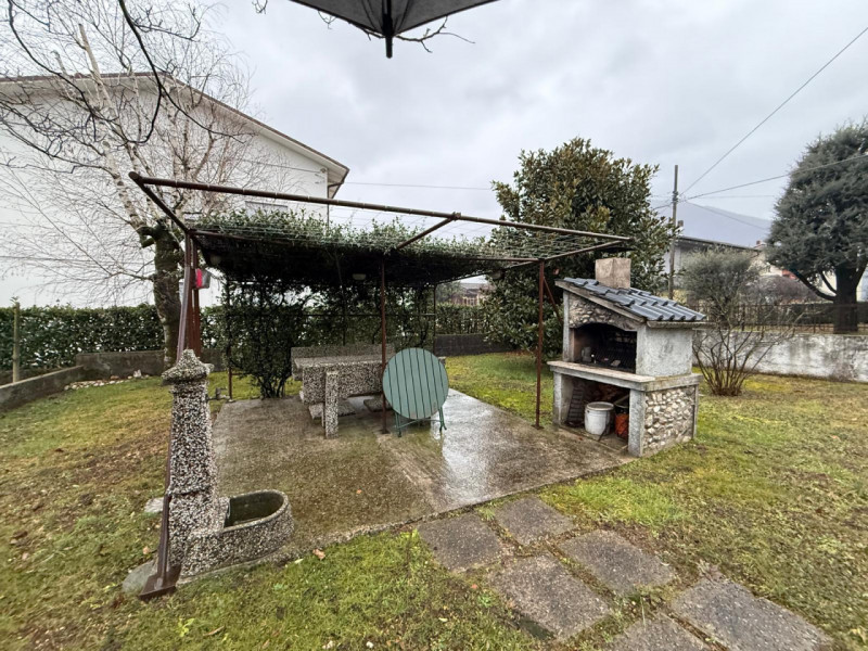 PIOVENE ROCCHETTE LOCALITA' MARONARO
Proponiamo in vendita un appartamento tricamere al piano ter...
