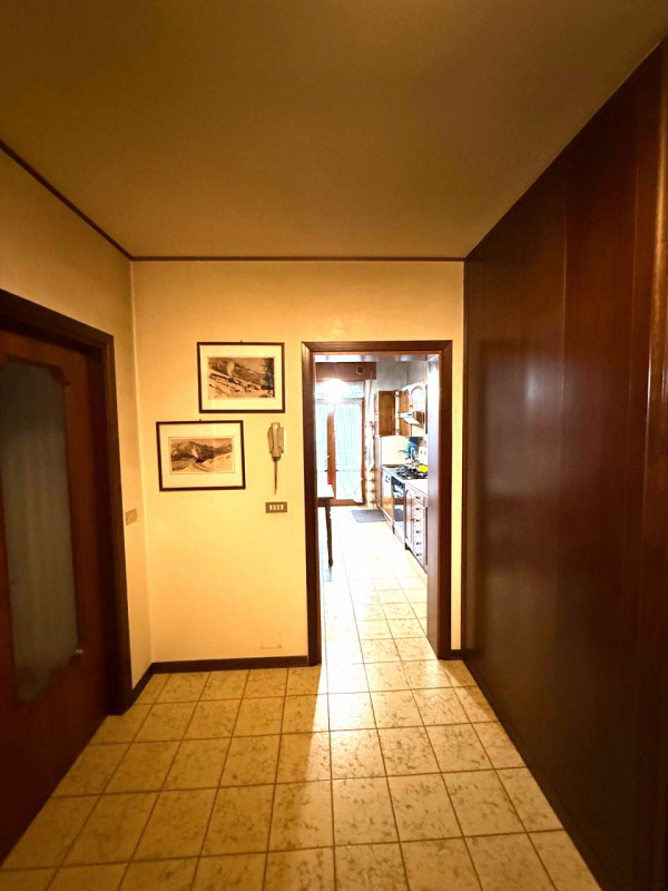 PIOVENE ROCCHETTE LOCALITA' MARONARO
Proponiamo in vendita un appartamento tricamere al piano ter...