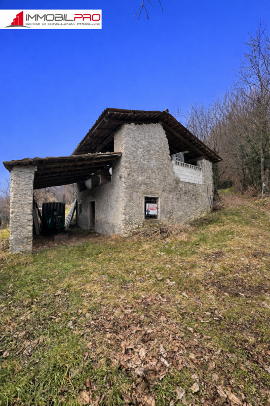 Immagina uno spazio tutto tuo, circondato dal verde e dalla tranquillità delle colline di Monte M...