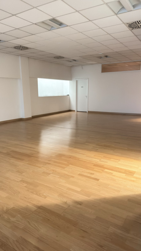 PADOVA ZONA VIGONZA:

immobile commerciale direzionale, complesso al piano primo composto da 3 un...