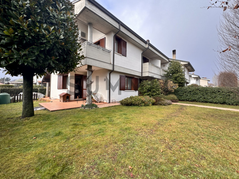 SCHIO - Magrè: in splendida zona residenziale, BIFAMILIARE costruita ex novo nel 1990 di ampie me...