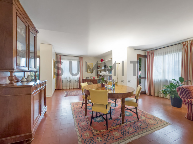 SCHIO - Magrè: in splendida zona residenziale, BIFAMILIARE costruita ex novo nel 1990 di ampie me...