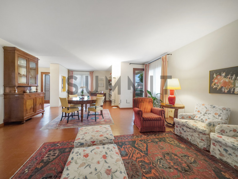 SCHIO - Magrè: in splendida zona residenziale, BIFAMILIARE costruita ex novo nel 1990 di ampie me...