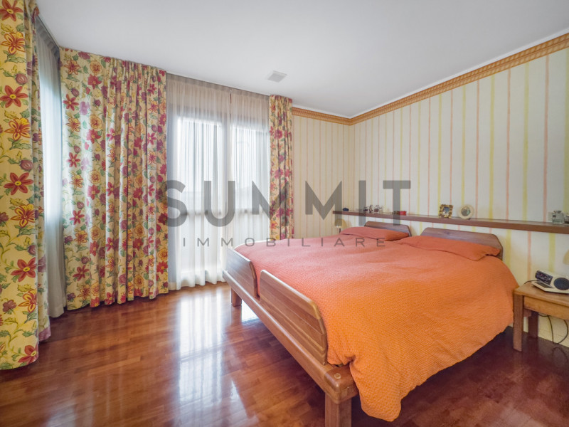 SCHIO - Magrè: in splendida zona residenziale, BIFAMILIARE costruita ex novo nel 1990 di ampie me...