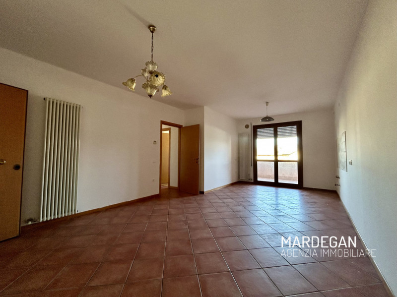 Quando vieni a scoprirlo? 
Ti proponiamo questo appartamento trilocale del 2005 posto al piano se...