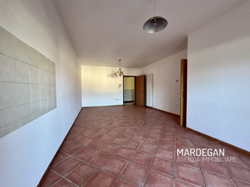 Quando vieni a scoprirlo? 
Ti proponiamo questo appartamento trilocale del 2005 posto al piano se...