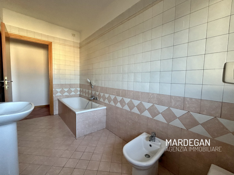 Quando vieni a scoprirlo? 
Ti proponiamo questo appartamento trilocale del 2005 posto al piano se...