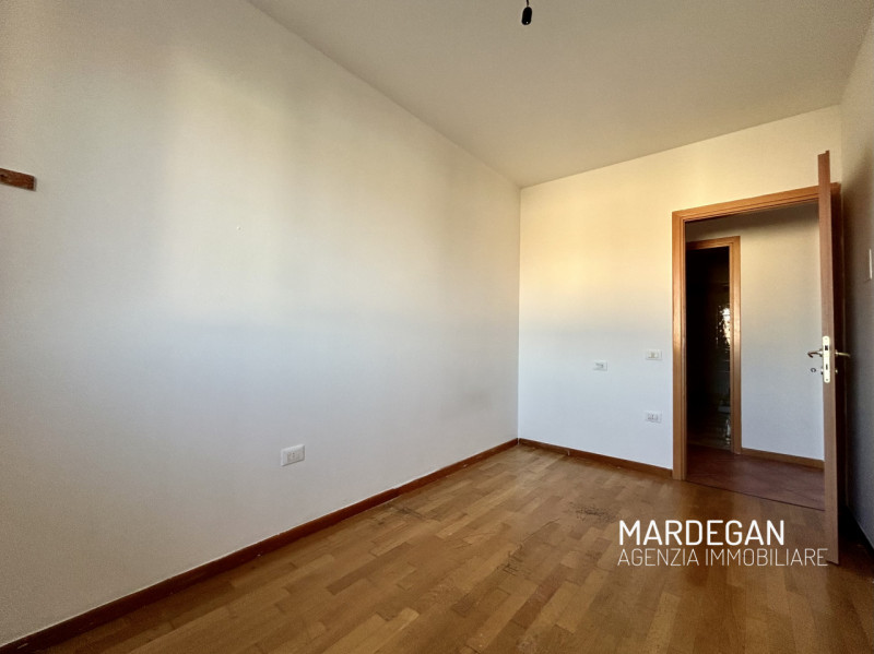 Quando vieni a scoprirlo? 
Ti proponiamo questo appartamento trilocale del 2005 posto al piano se...