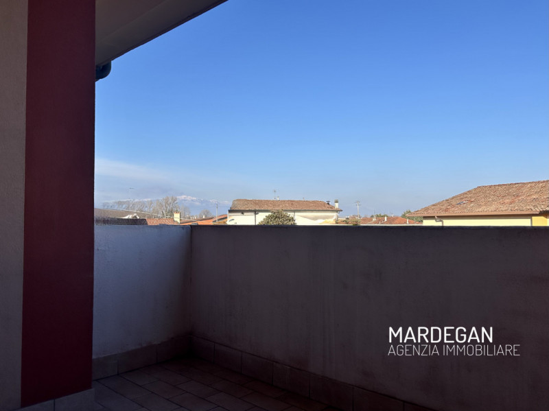 Quando vieni a scoprirlo? 
Ti proponiamo questo appartamento trilocale del 2005 posto al piano se...