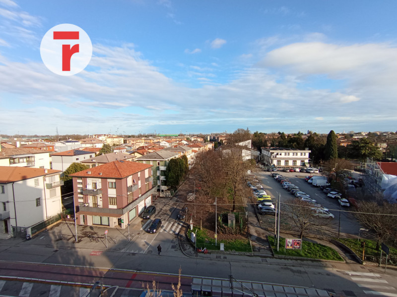 L'immobile si trova in zona San Gregorio, una delle parrocchie a nord di Padova. 
L’area è ben se...