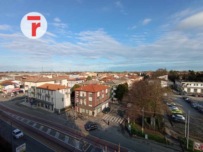 L'immobile si trova in zona San Gregorio, una delle parrocchie a nord di Padova. 
L’area è ben se...