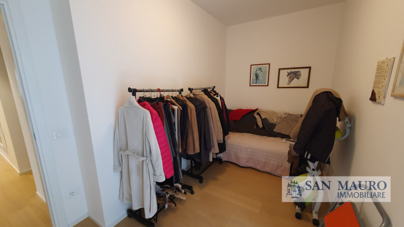 Vicenza: Nel cuore del rinomato quartiere di San Paolo adiacente alle Piscine di Vicenza, proponi...