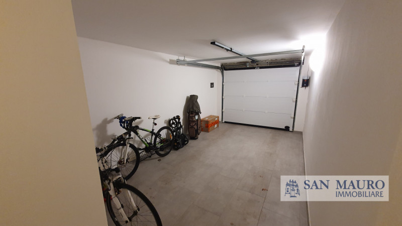 Vicenza: Nel cuore del rinomato quartiere di San Paolo adiacente alle Piscine di Vicenza, proponi...