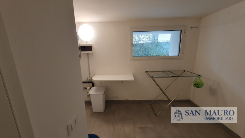 Vicenza: Nel cuore del rinomato quartiere di San Paolo adiacente alle Piscine di Vicenza, proponi...