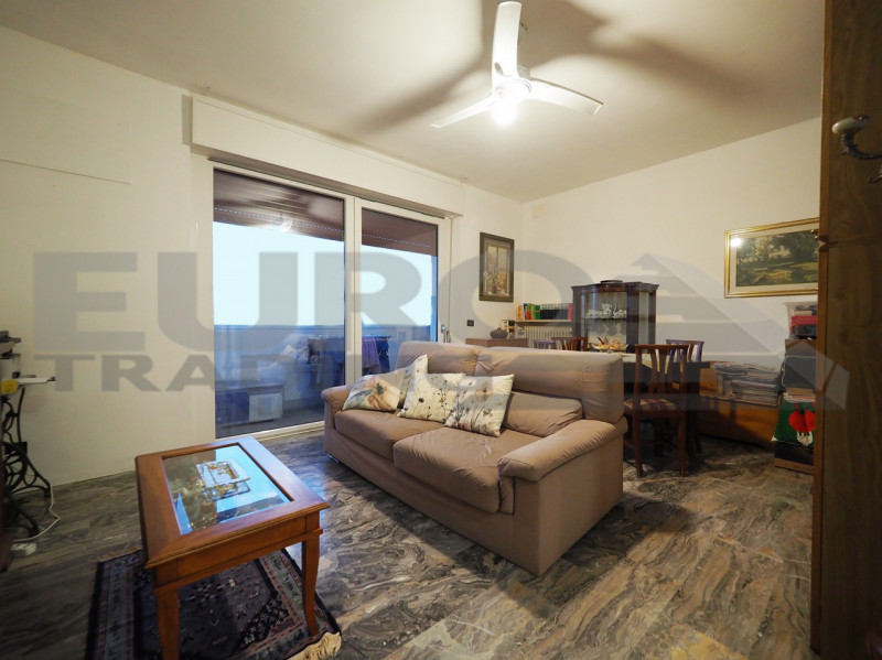 PREGANZIOL – SAN TROVASO

Ampio appartamento con 3 camere, 4 terrazze e garage

In una tranquilla...