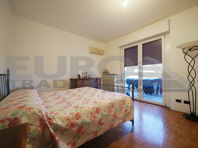 PREGANZIOL – SAN TROVASO

Ampio appartamento con 3 camere, 4 terrazze e garage

In una tranquilla...