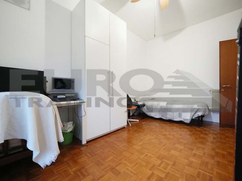 PREGANZIOL – SAN TROVASO

Ampio appartamento con 3 camere, 4 terrazze e garage

In una tranquilla...