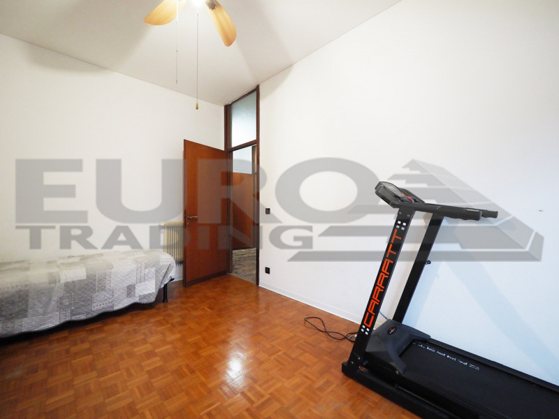 PREGANZIOL – SAN TROVASO

Ampio appartamento con 3 camere, 4 terrazze e garage

In una tranquilla...