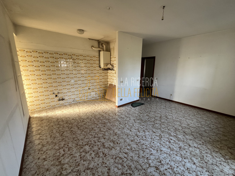 SAN VITO DI LEGUZZANO: In zona residenziale MINIAPPARTAMENTO al piano primo con garage e cantina ...