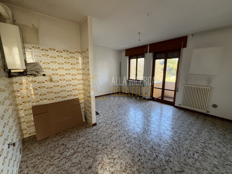 SAN VITO DI LEGUZZANO: In zona residenziale MINIAPPARTAMENTO al piano primo con garage e cantina ...