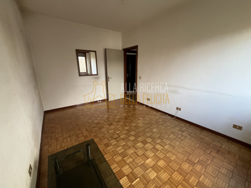 SAN VITO DI LEGUZZANO: In zona residenziale MINIAPPARTAMENTO al piano primo con garage e cantina ...