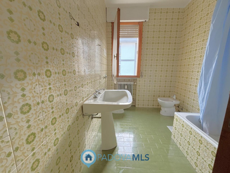 Immobile in esclusiva al Gruppo Padova MLS
In bella posizione residenziale, proponiamo appartamen...