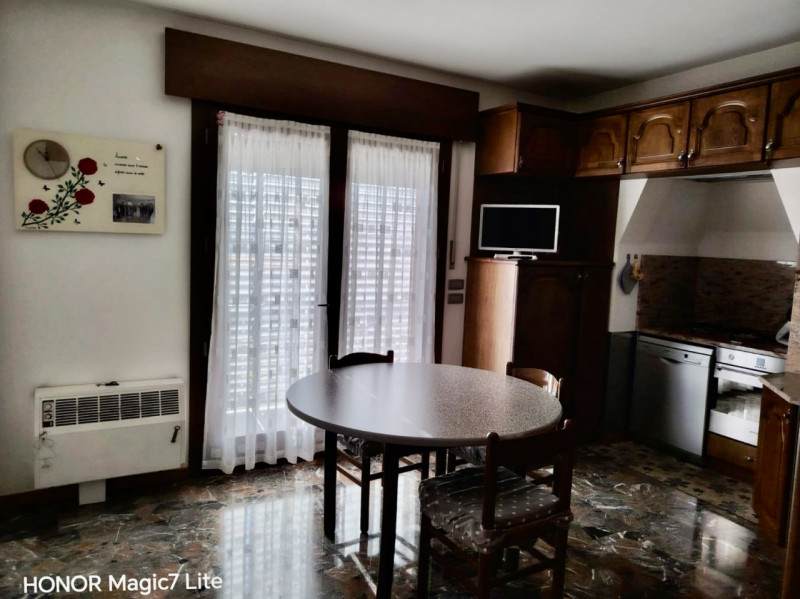 (Per INFO 3316190143) Scopri questa splendida casa singola terratetto situata nel cuore di Castel...