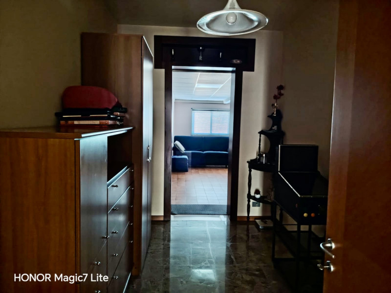 (Per INFO 3316190143) Scopri questa splendida casa singola terratetto, situata nel cuore di Caste...