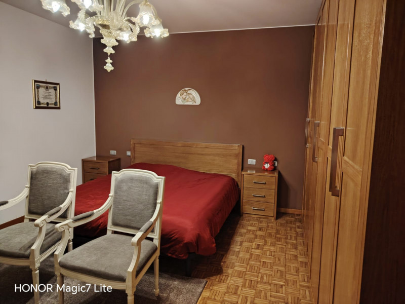 (Per INFO 3316190143) Scopri questa splendida casa singola terratetto, situata nel cuore di Caste...