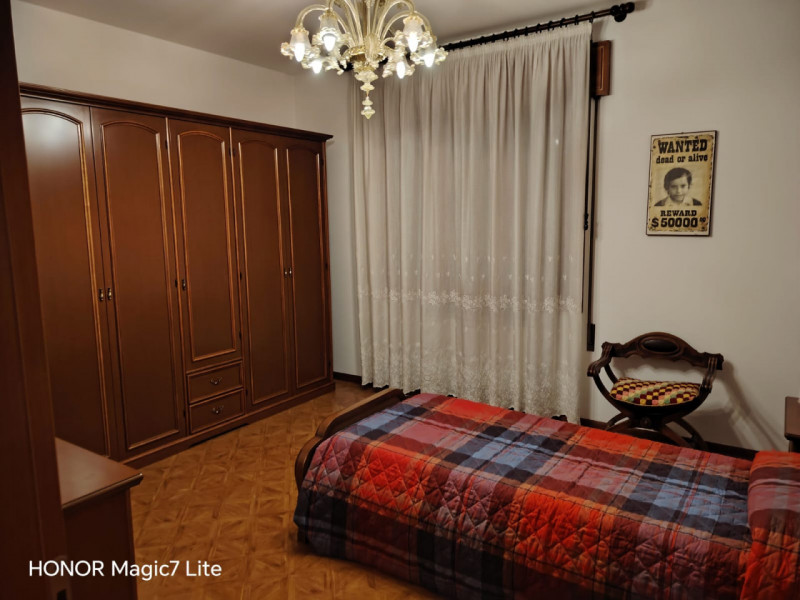 (Per INFO 3316190143) Scopri questa splendida casa singola terratetto, situata nel cuore di Caste...