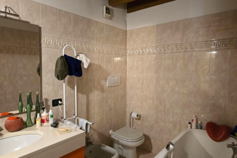 Quest’immobile viene venduto tramite asta online.

Ufficio con pertinenze sito ad Arzignano (VI),...