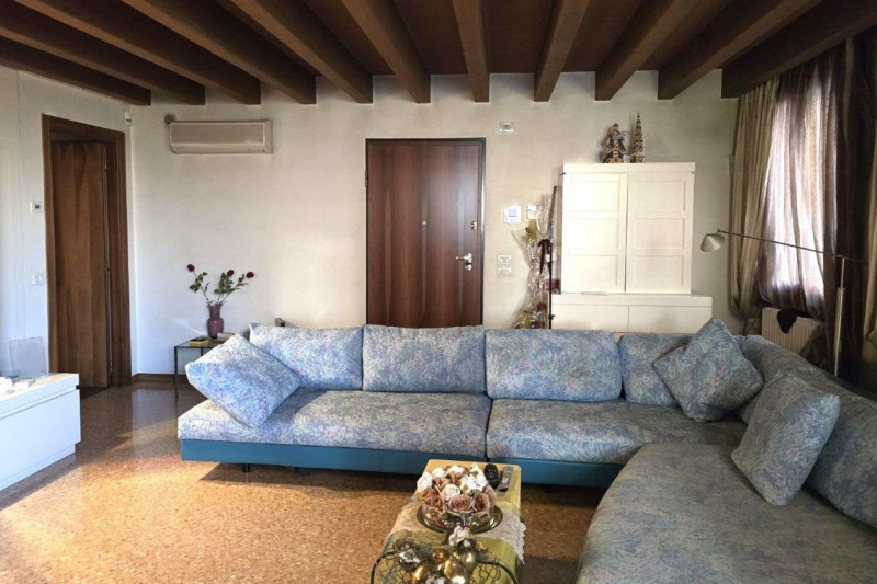 Quest’immobile viene venduto tramite asta online.

Ufficio con pertinenze sito ad Arzignano (VI),...