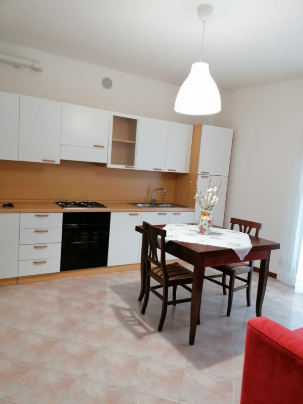 ALTAVILLA VICENTINA: in bella zona residenziale vicina alle piscine, affittasi BILOCALE ARREDATO ...