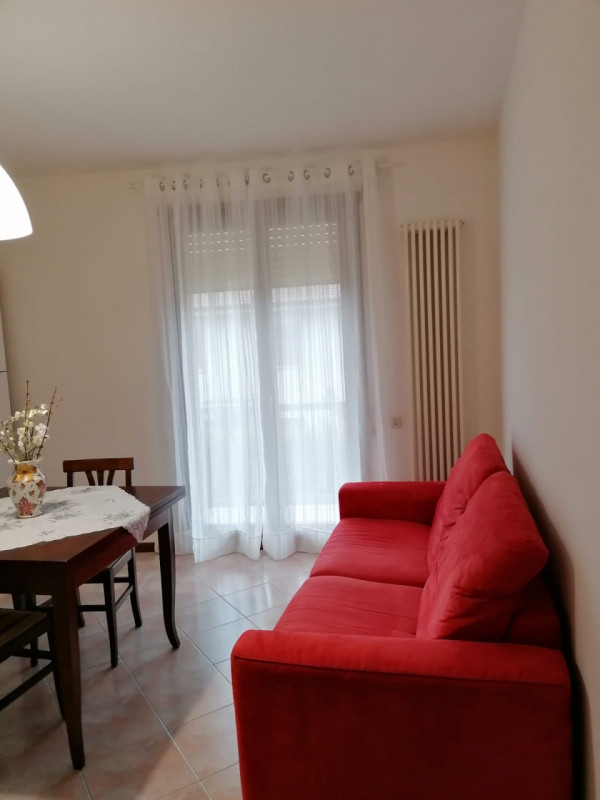 ALTAVILLA VICENTINA: in bella zona residenziale vicina alle piscine, affittasi BILOCALE ARREDATO ...