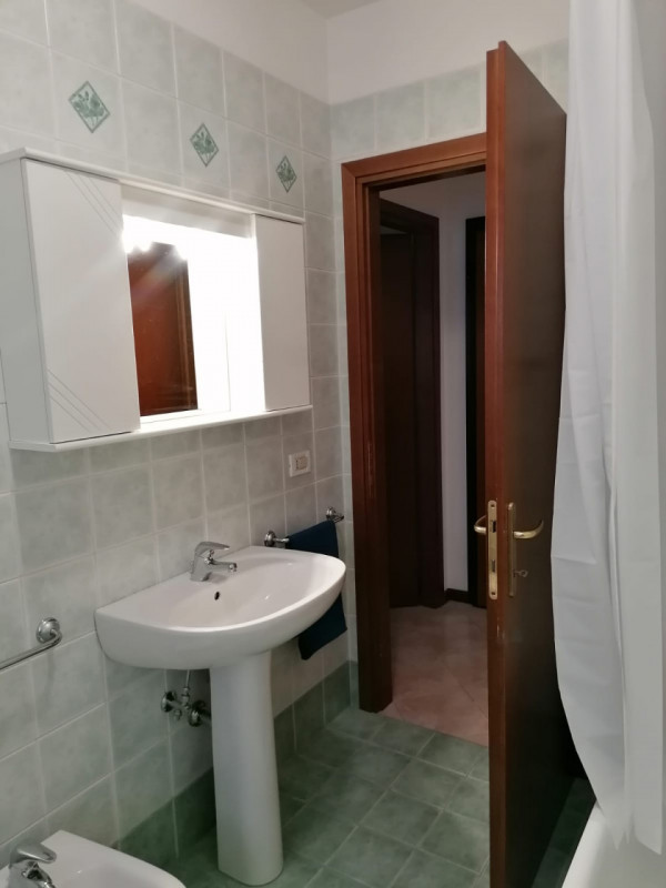 ALTAVILLA VICENTINA: in bella zona residenziale vicina alle piscine, affittasi BILOCALE ARREDATO ...