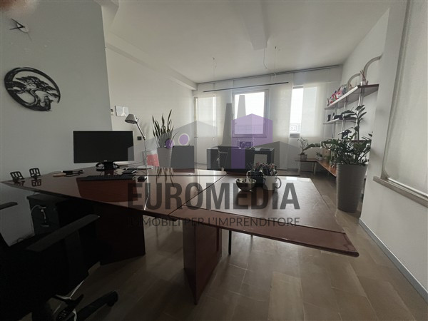 Rif. 1564 – ANTONIO – Per informazioni: 338.4892021
EUROMEDIA propone in locazione un immobile a ...