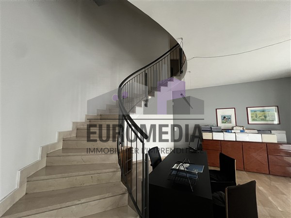 Rif. 1564 – ANTONIO – Per informazioni: 338.4892021
EUROMEDIA propone in locazione un immobile a ...