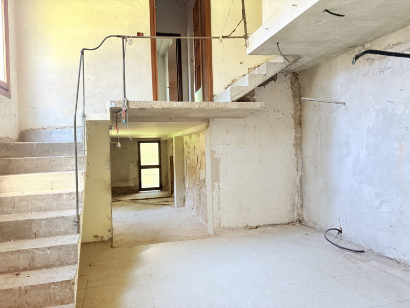 Nel cuore di Battaglia Terme, proponiamo in vendita casa a schiera inserita in una caratteristica...