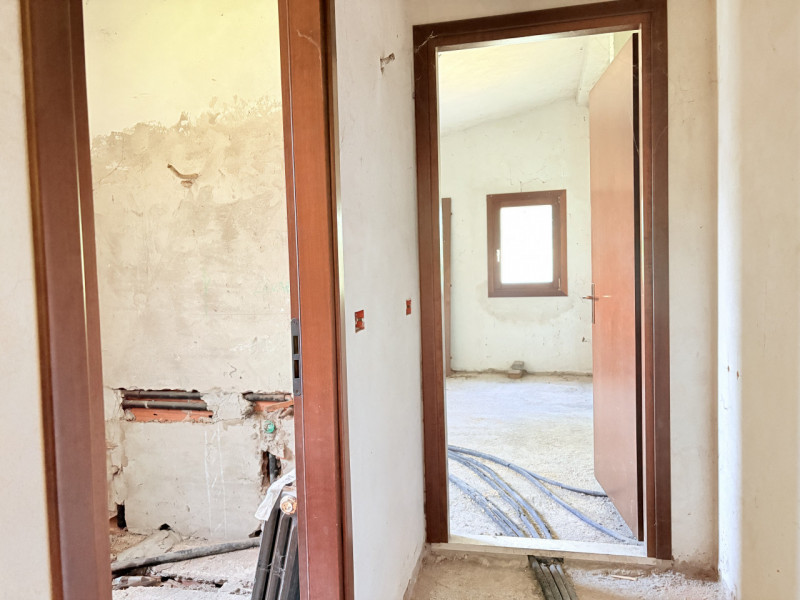 Nel cuore di Battaglia Terme, proponiamo in vendita casa a schiera inserita in una caratteristica...