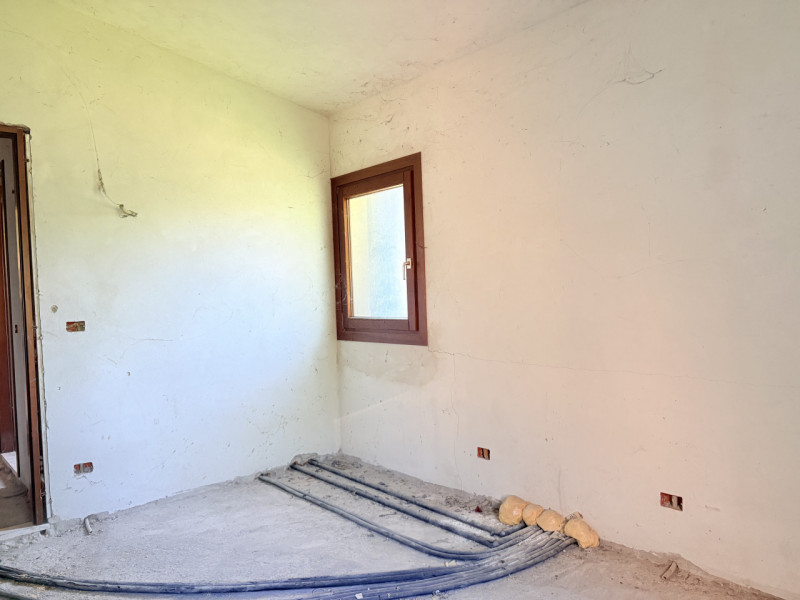 Nel cuore di Battaglia Terme, proponiamo in vendita casa a schiera inserita in una caratteristica...