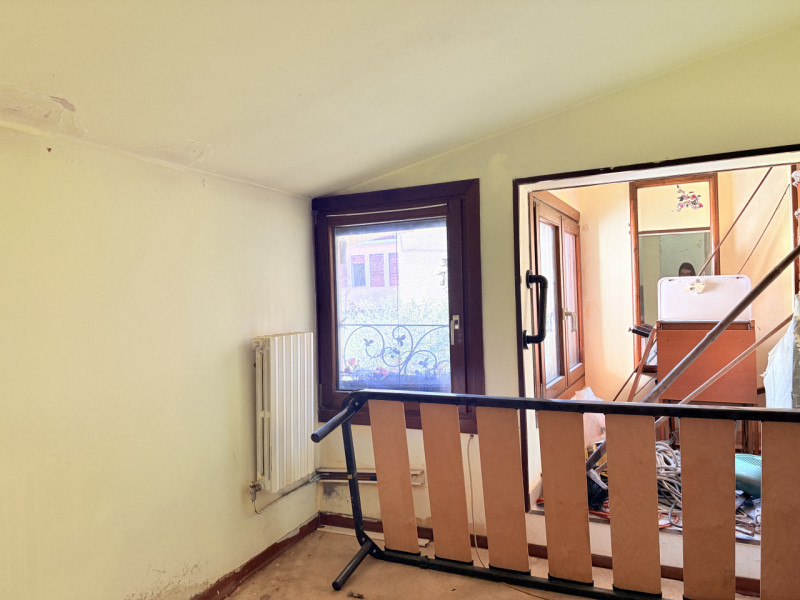 Nel cuore di Battaglia Terme, proponiamo in vendita casa a schiera inserita in una caratteristica...