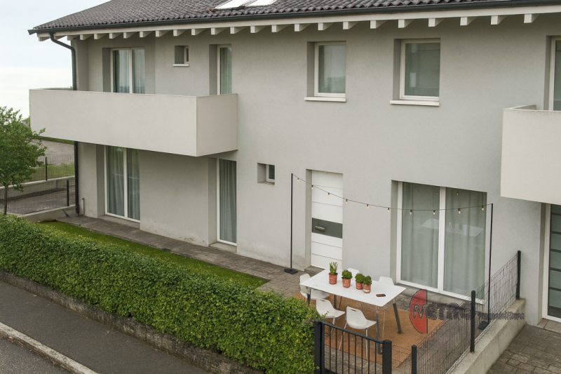 Appartamento di nuova costruzione in classe A+ a Castelgomberto
In una zona residenziale tranquil...