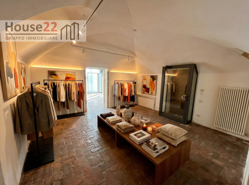 CORSO ANDREA PALLADIO. VICENZA. In pieno centro storico di Vicenza in bellissimo e curato palazzo...