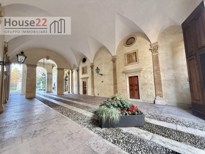 CORSO ANDREA PALLADIO. VICENZA. In pieno centro storico di Vicenza in bellissimo e curato palazzo...