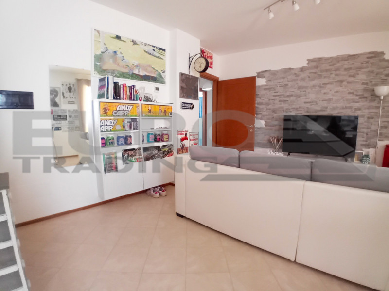 PREGANZIOL: Situato in una tranquilla zona residenziale, proponiamo un appartamento trilocale di ...