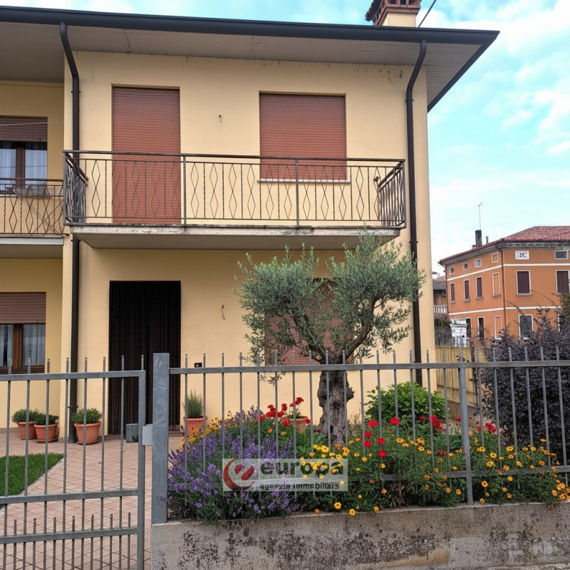 A VALPROTO (VI), interessante opportunità per una/due famiglie, vendesi intera casa bifamiliare s...