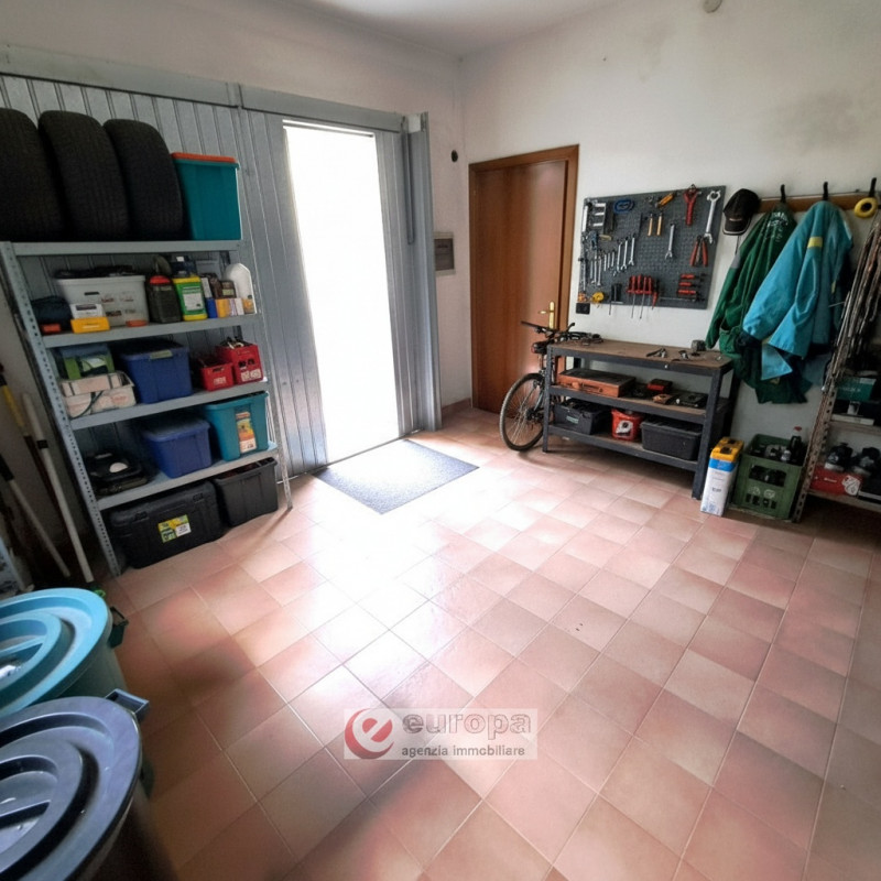 A VALPROTO (VI), interessante opportunità per una/due famiglie, vendesi intera casa bifamiliare s...