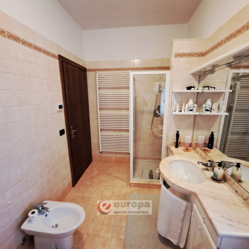 A VALPROTO (VI), interessante opportunità per una/due famiglie, vendesi intera casa bifamiliare s...