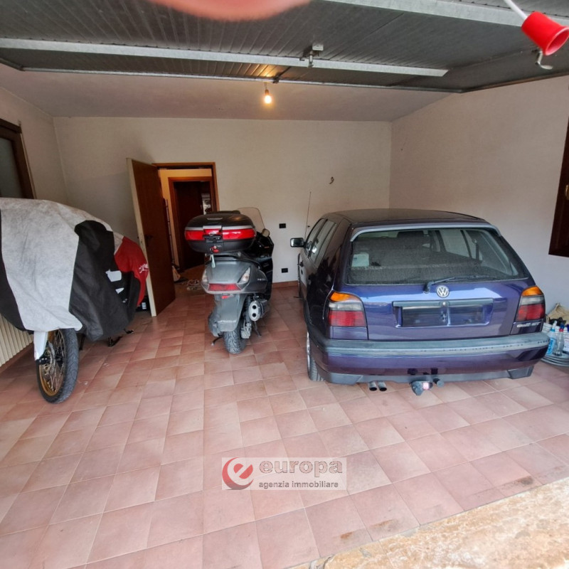 A VALPROTO (VI), interessante opportunità per una/due famiglie, vendesi intera casa bifamiliare s...