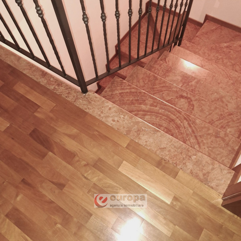 A VALPROTO (VI), interessante opportunità per una/due famiglie, vendesi intera casa bifamiliare s...